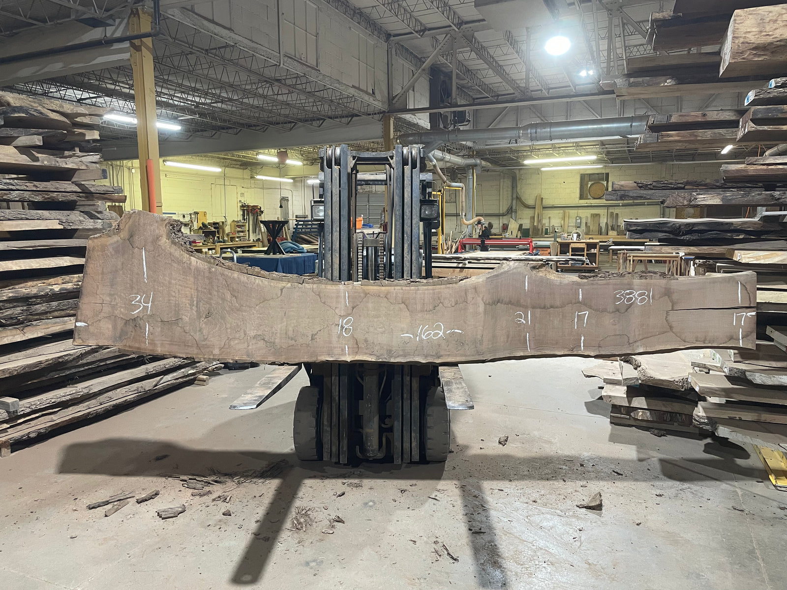 BLACK WALNUT (3881) 162” L x 17"-34” W x 3”