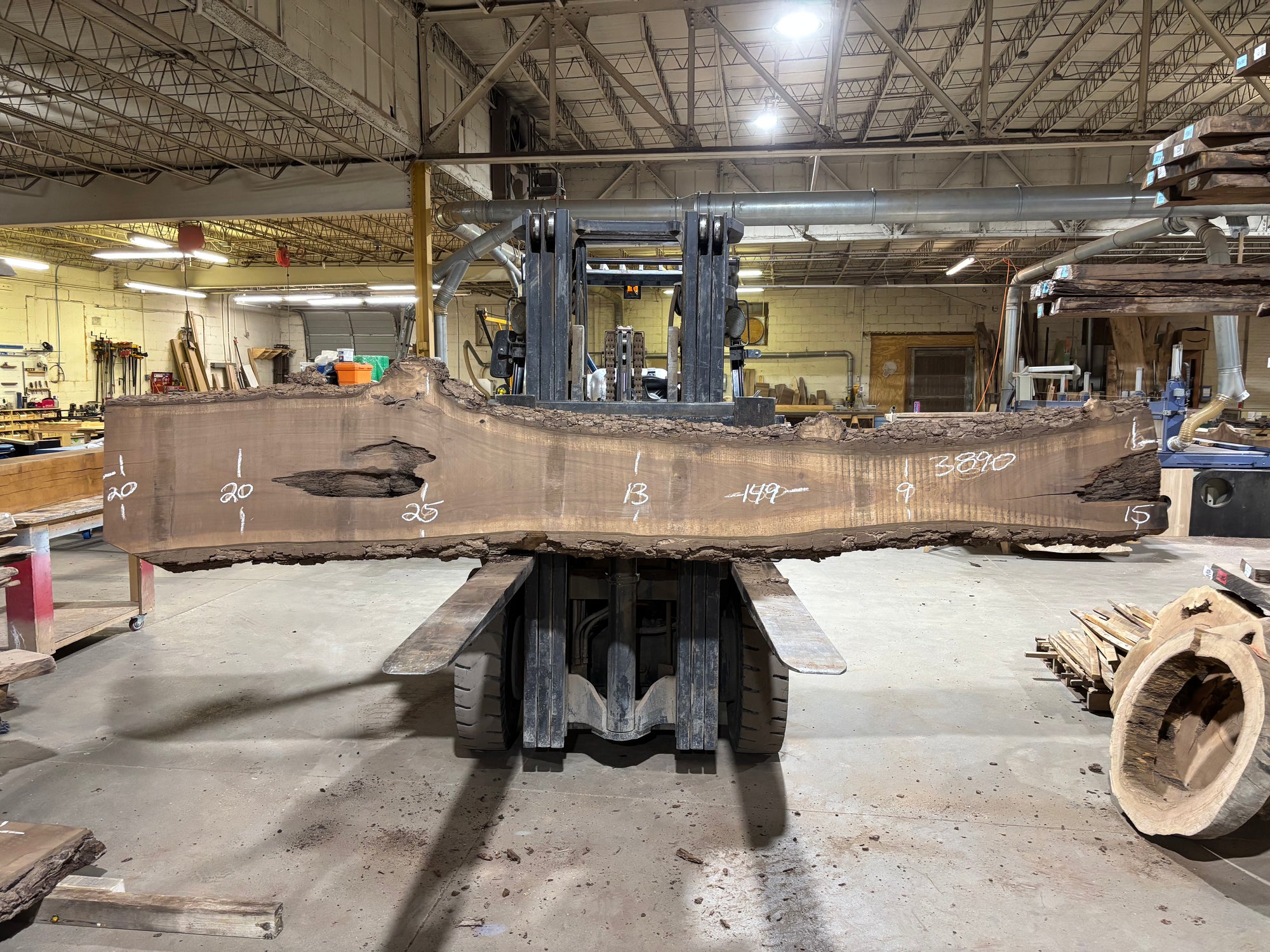 BLACK WALNUT (3890) 149” L x 9"-25” W x 3”