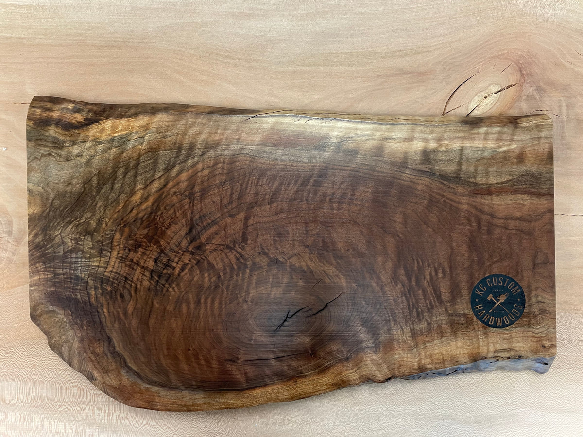 Live edge presentation board