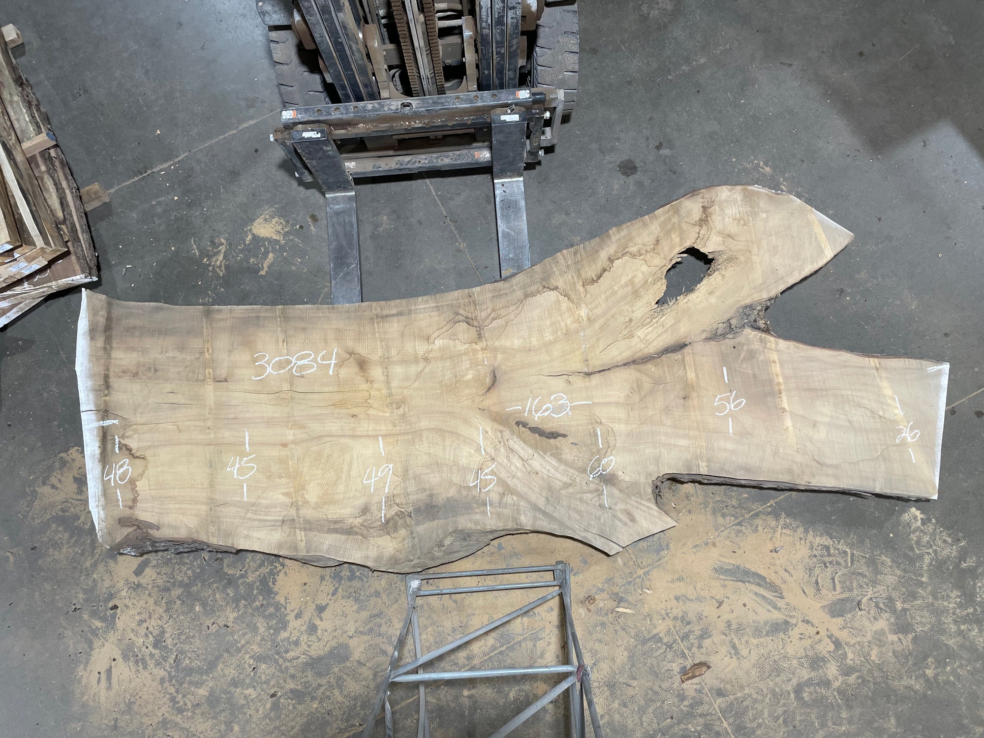 Maple (3084) 163” L x 45-60” W x 3” T