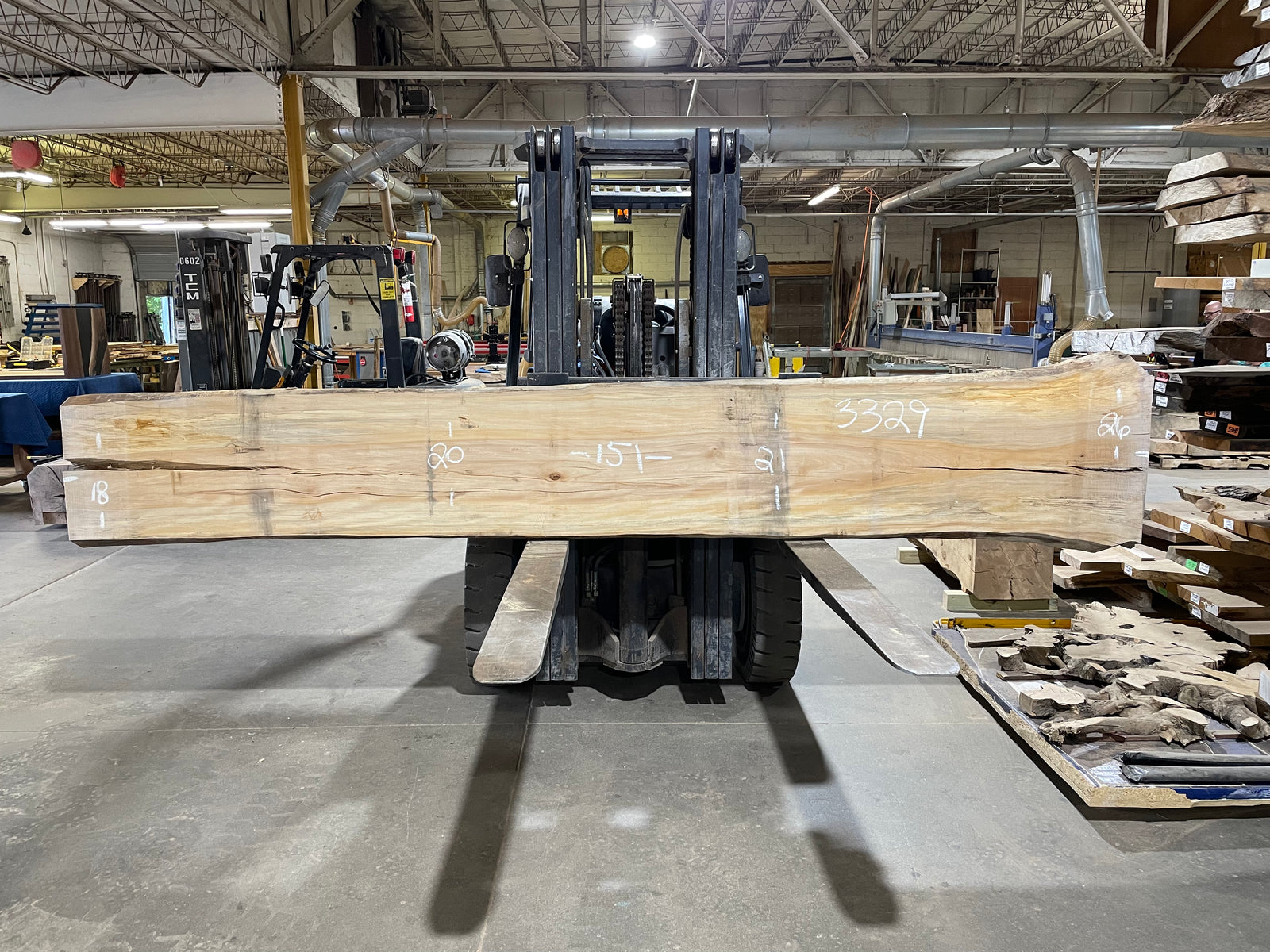 Sycamore (3329) 151” L x 18-26” W x 2.5” T