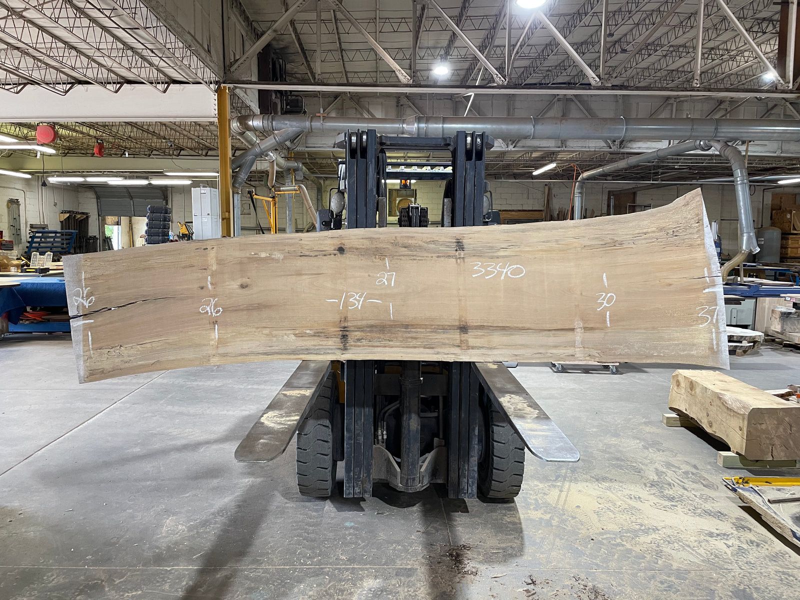 Sycamore (3340) 134” L x 26-37” W x 2.5” T