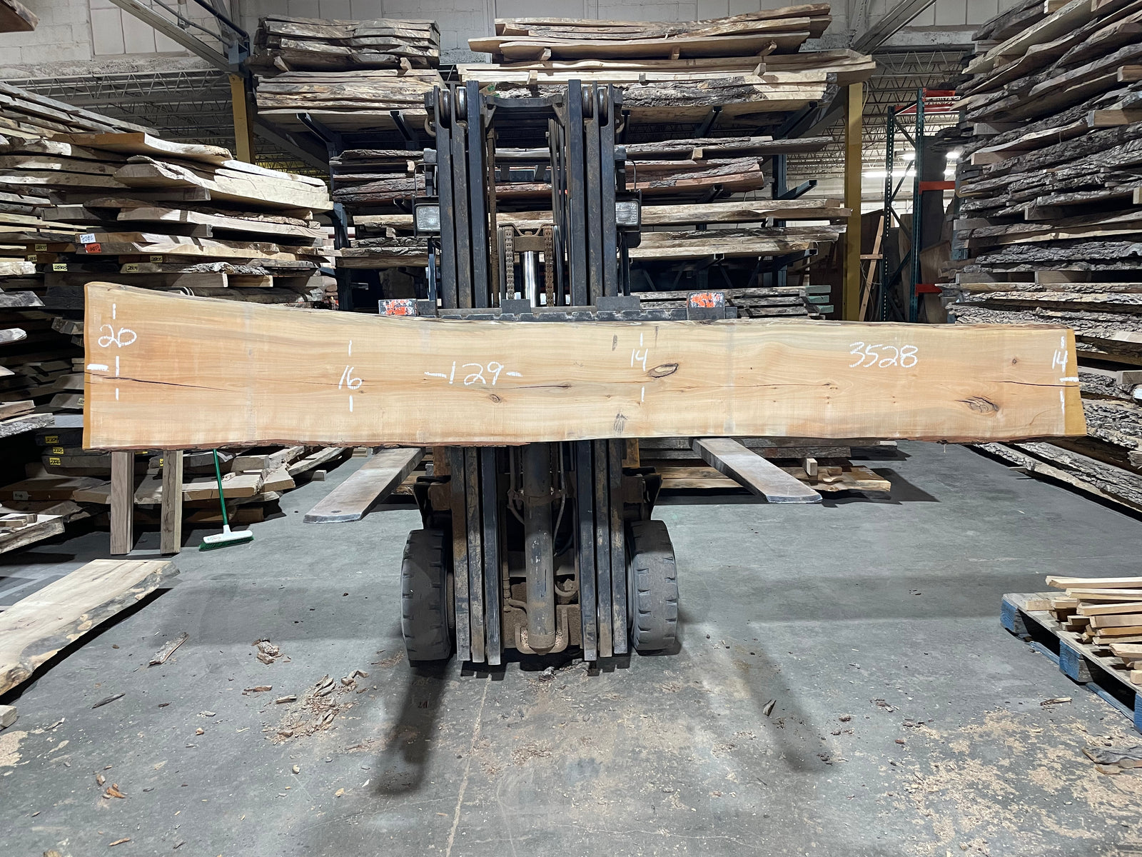 Sweet Gum (3528) 129" L x 14-20" W x 2.25" T