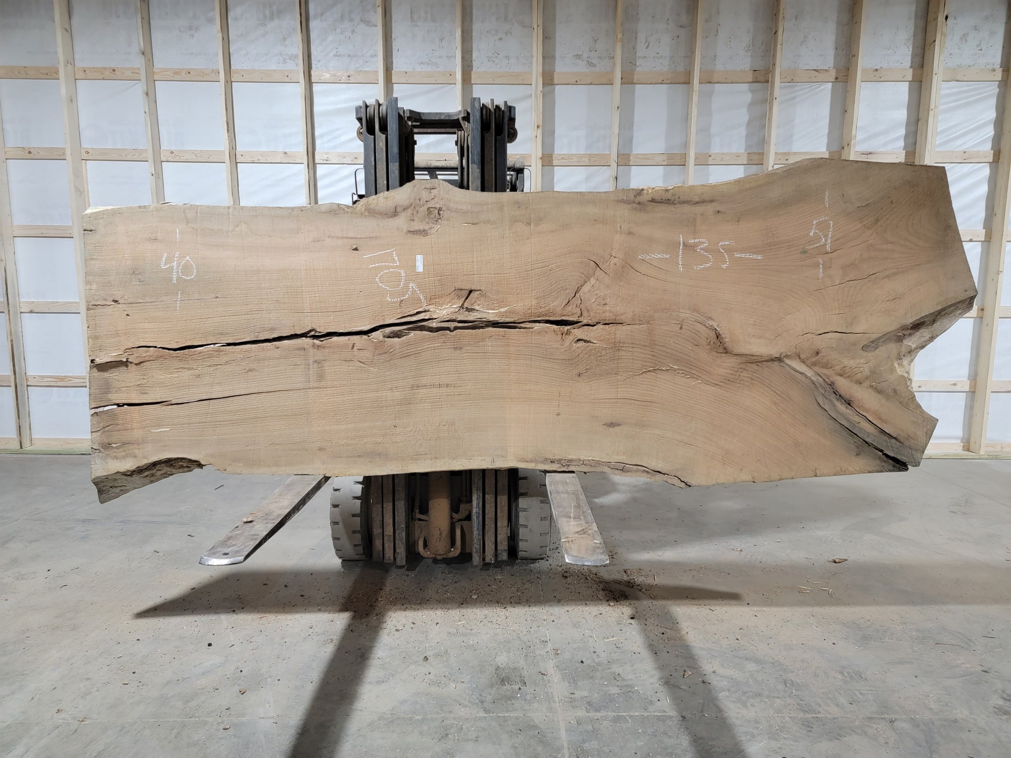 Red Oak (1705) 135” L x 40-51” W x 3” T