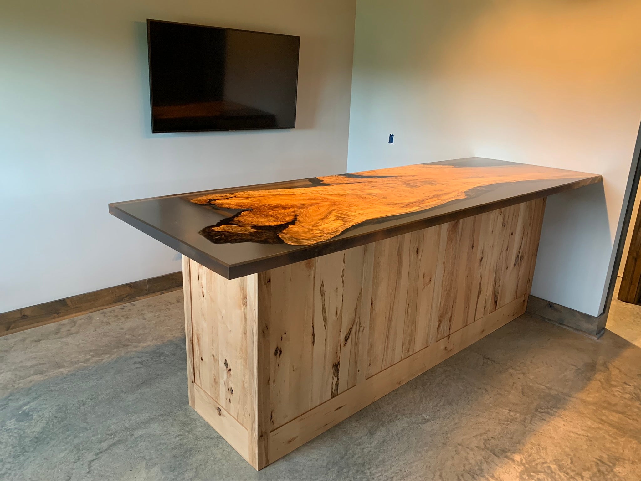 Maple Epoxy Casted Bar Top 136 - KC Custom Hardwoods