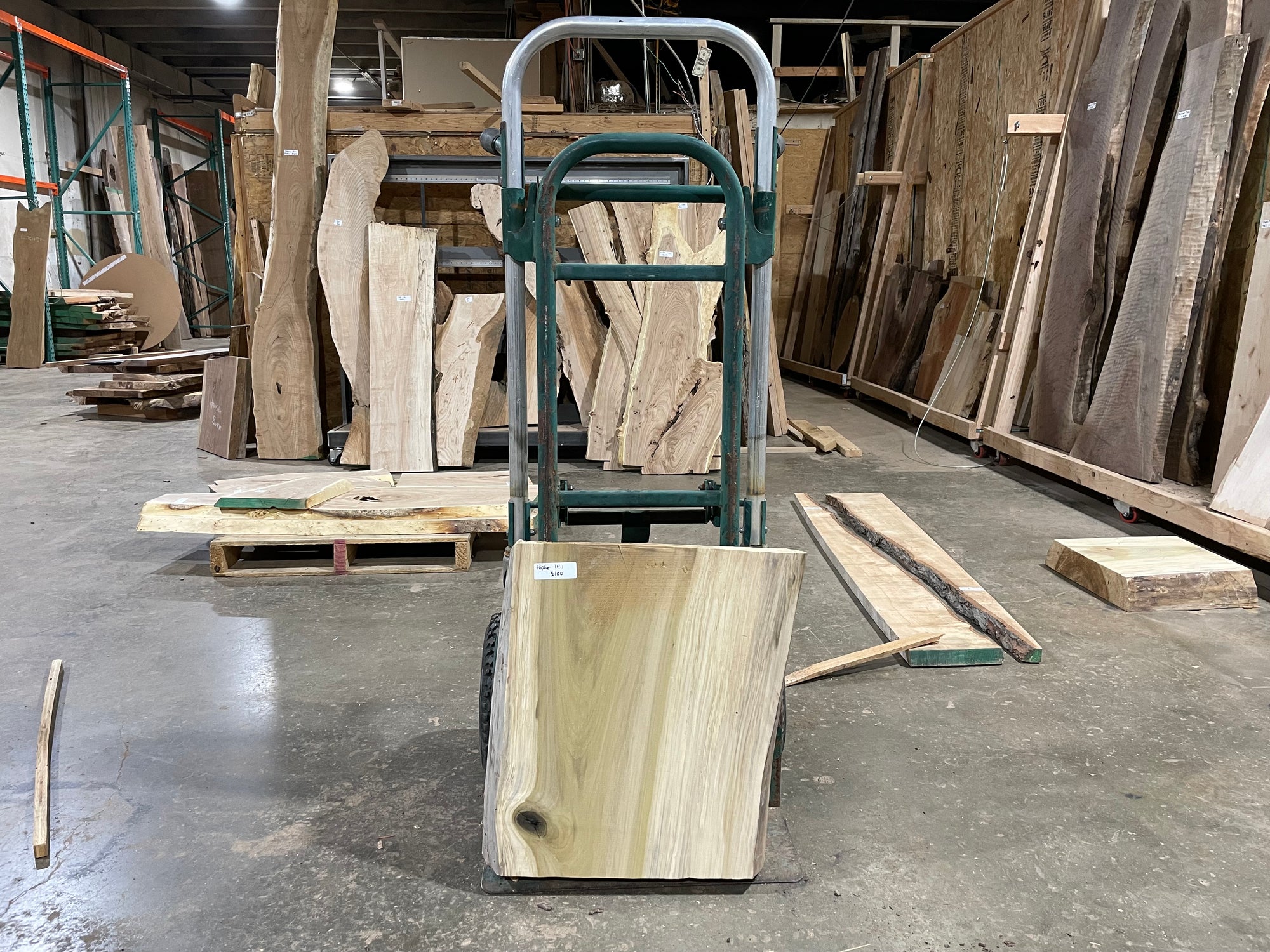 Poplar (1411) 19.75” L x 15-18” W x 4” T
